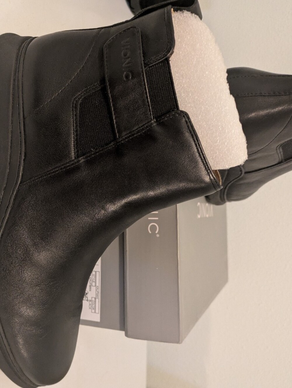 Vionic Minimalist Black Women's Ankle Boots Kaufman Style NWT Weather Resistant.